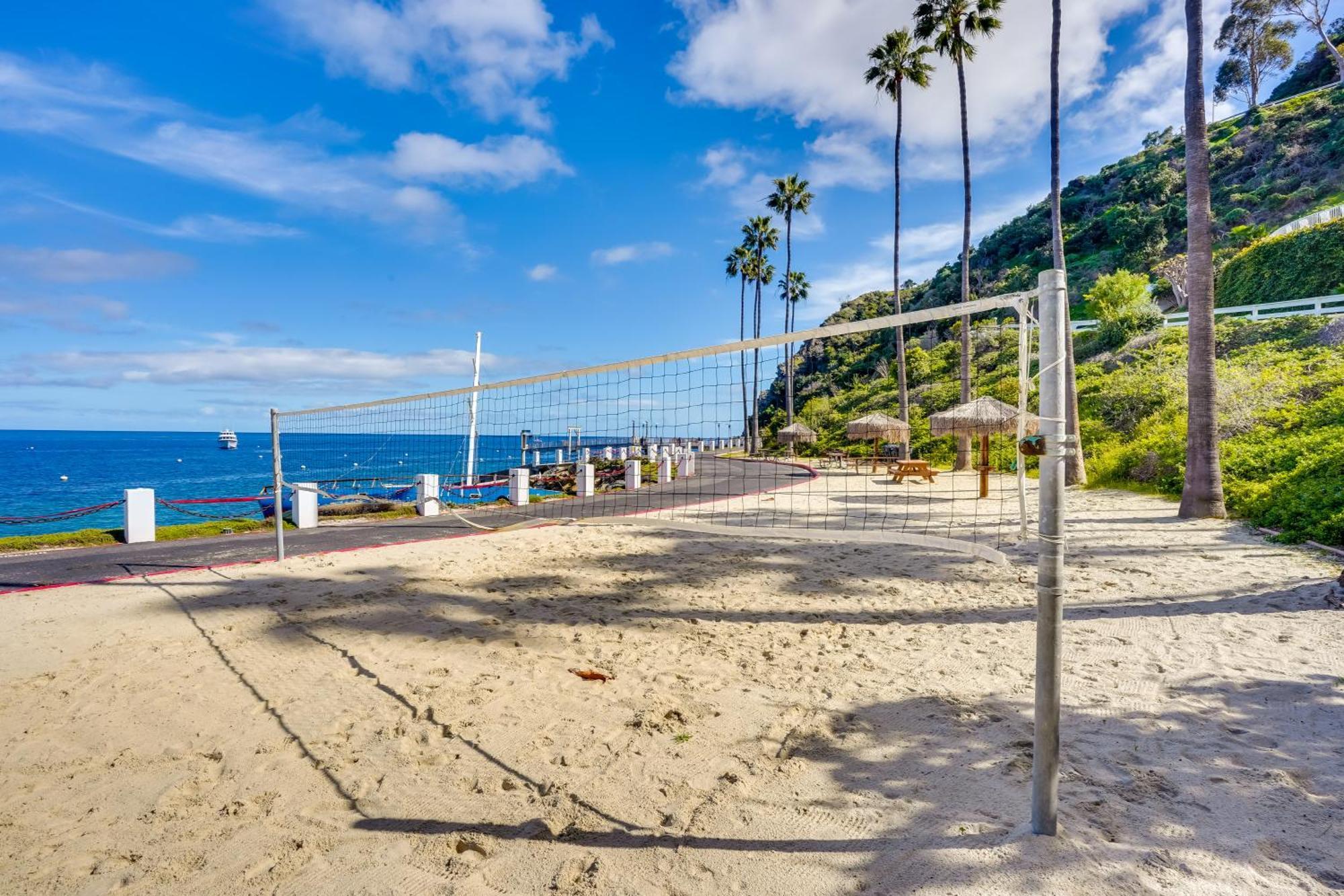 Bright Catalina Island Condo With Ocean Views! 아발론 외부 사진