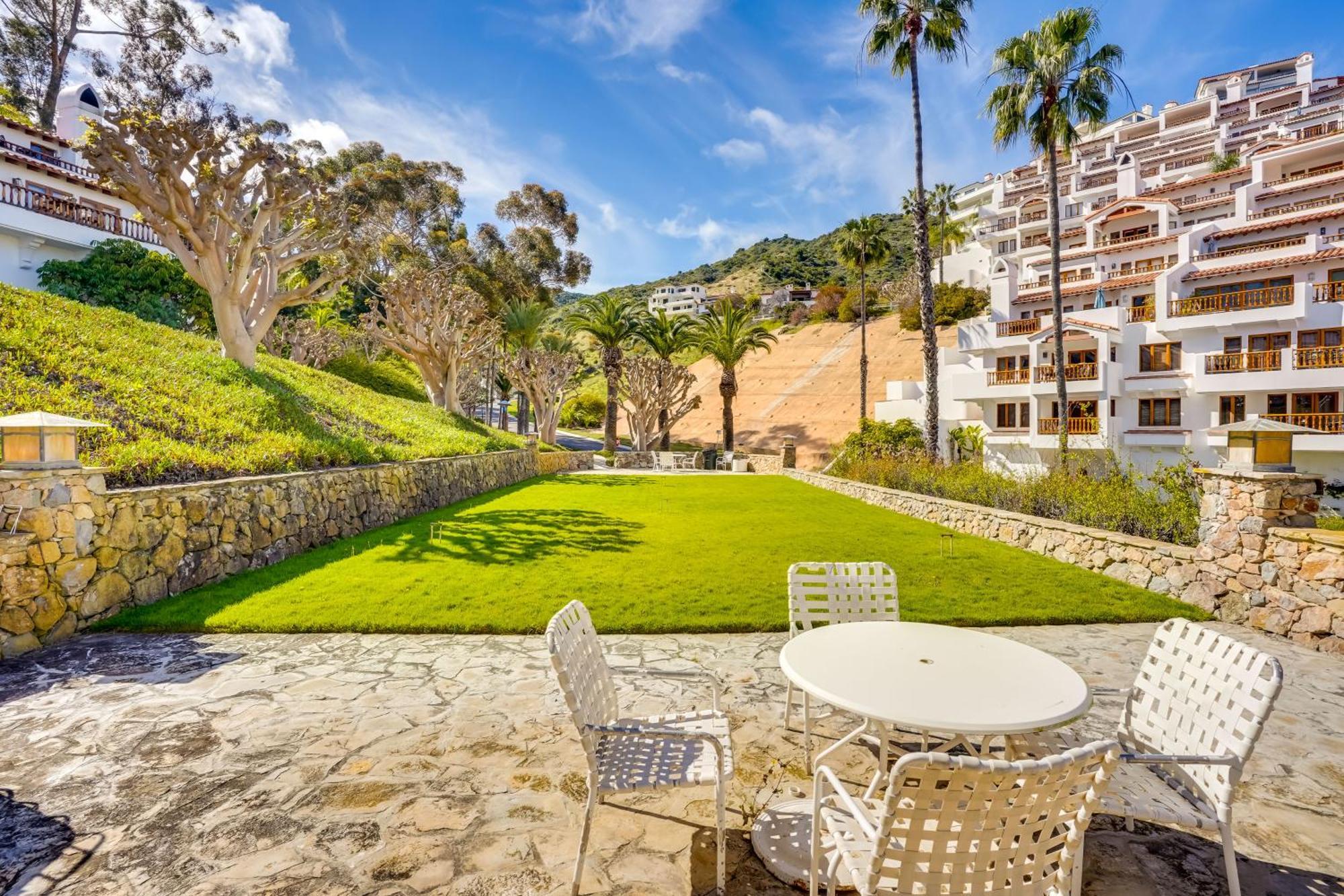 Bright Catalina Island Condo With Ocean Views! 아발론 외부 사진