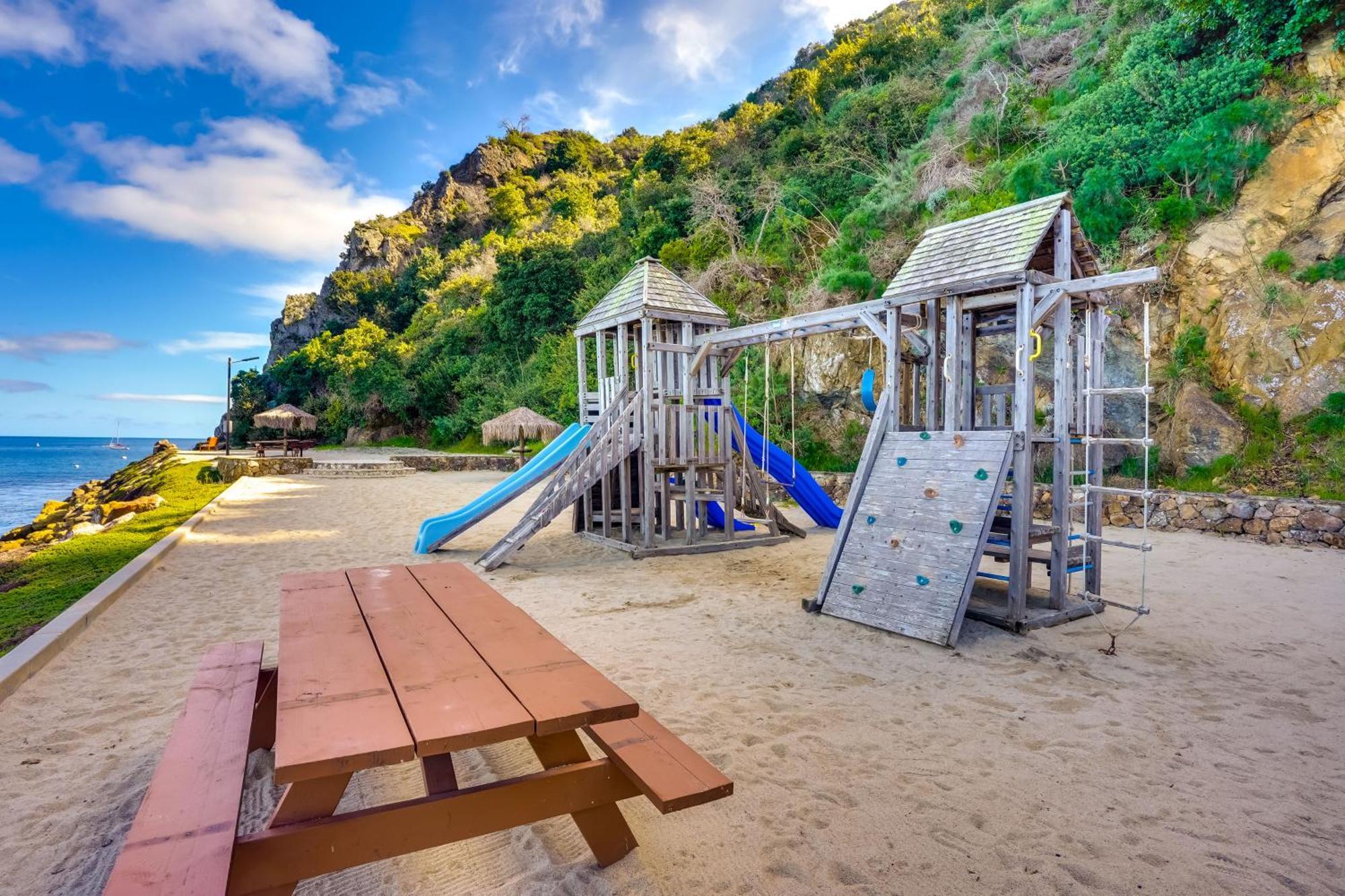 Bright Catalina Island Condo With Ocean Views! 아발론 외부 사진